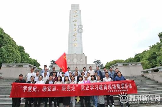 肖战声称谈恋爱会公开，但要低调，建议女生整容不要都一个样，如何看？